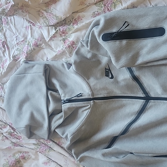 Nike Grey Tech Jacket - Picture 2 of 3